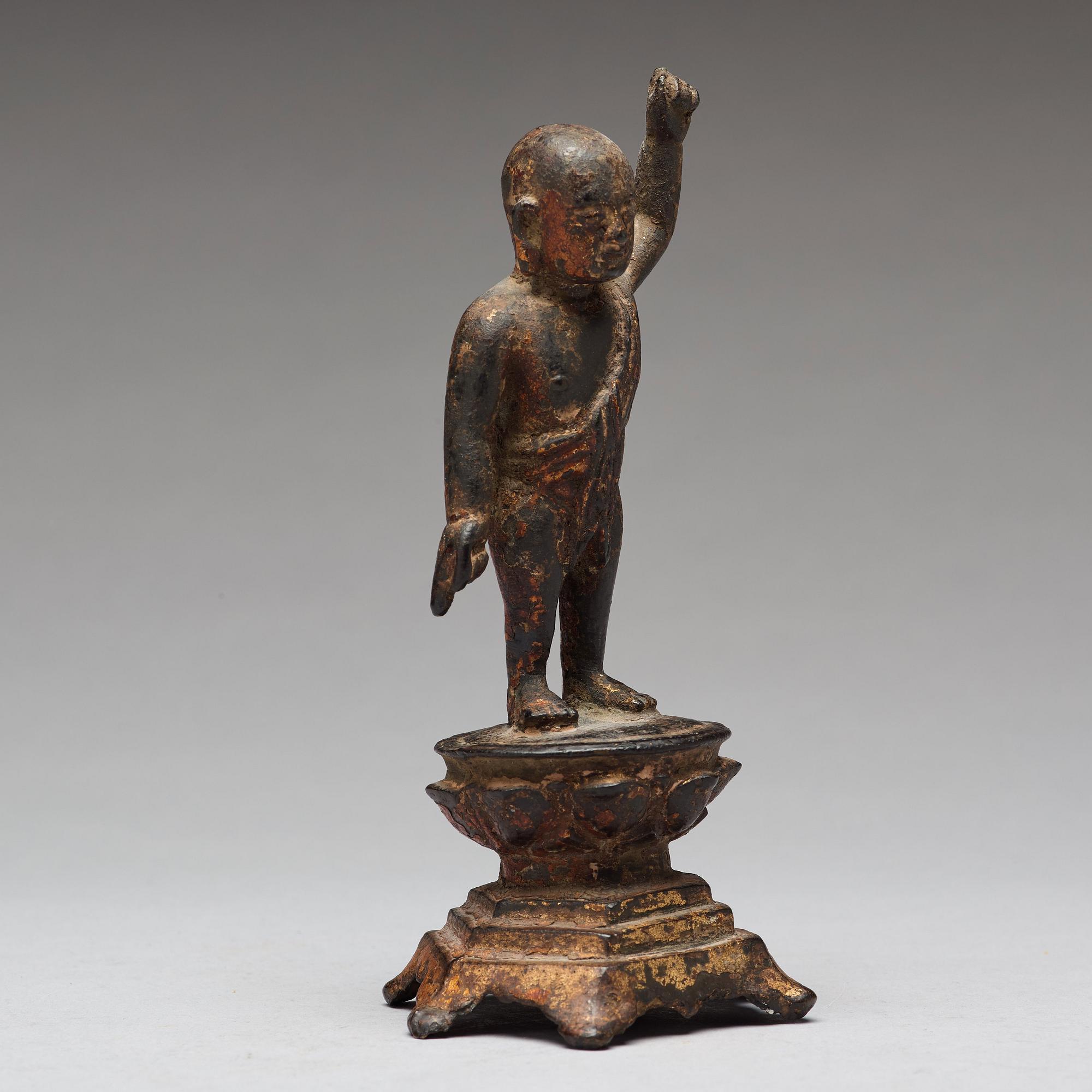 A bronze figure of buddha, Ming dynasty (1368-1644).