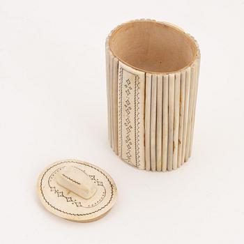 A reindeer horn box by Helge Sunna, before 1964, signed.