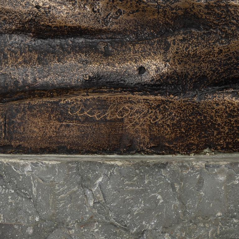 Axel Olsson, skulptur, signerad. Brons, total höjd 12 cm.