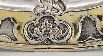 BRICKA samt KANNOR, ett par, silver. Augsburg 1740-tal, franska importstmplr. Barock.
