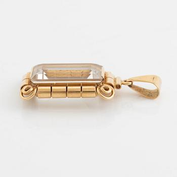 18K gold and rock crystal pendant.
