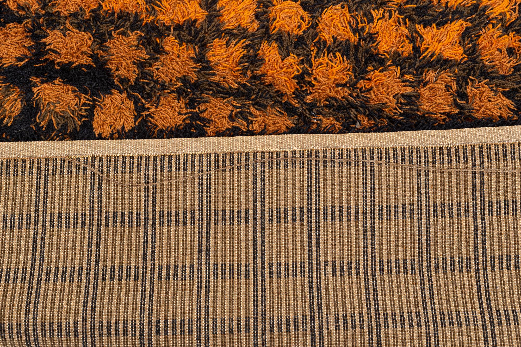 Verner Panton, tillskriven. Matta, "Finlandia" maskingjord rya, Unika vaev, Danmark, ca 320 x 225 cm.