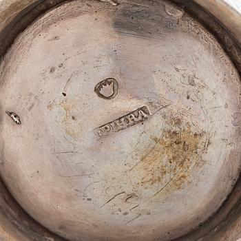 Anders Törnqvist vanhempi, pikari, hopea, Turku 1780 ja Anders Pihra, Turku, toiminut 1803-31.