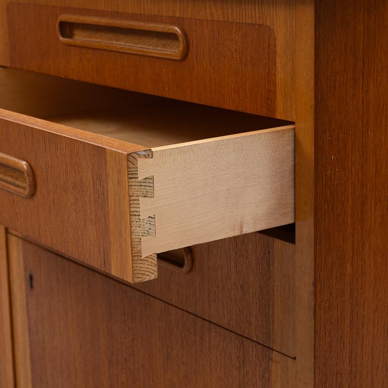 Sideboard, 1900-talets mitt.