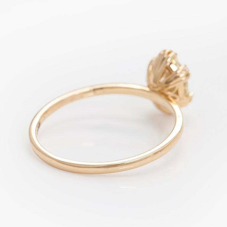 Ring, oval, brilliant cut, yellow diamond, 14K gold.