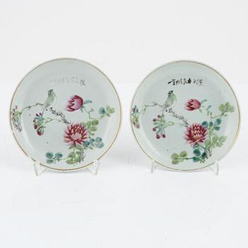 A group of eight Chinese porcelain dishes, Qing dynasty, Qianlong (1736-95) and China, early 20th Century.