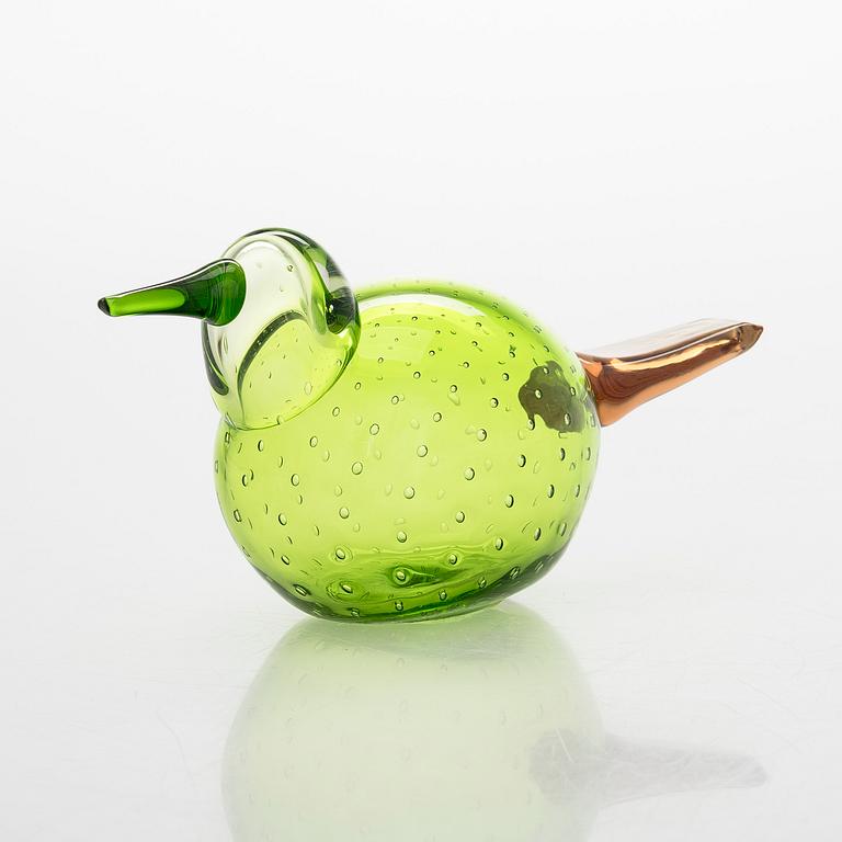 Oiva Toikka, a 'Summer Finch' glass bird, signed O. Toikka Nuutajärvi.