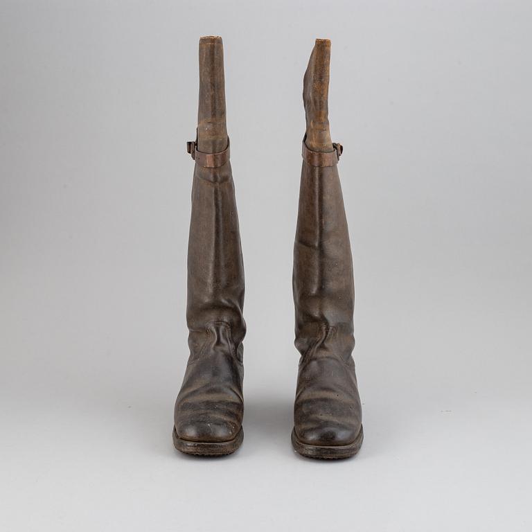 A pair of napoleonic leather cavalry boots, early 19th century.