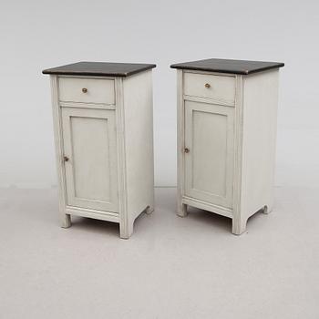 SÄNGBORD, 1 par, 1900-talets första hälft.