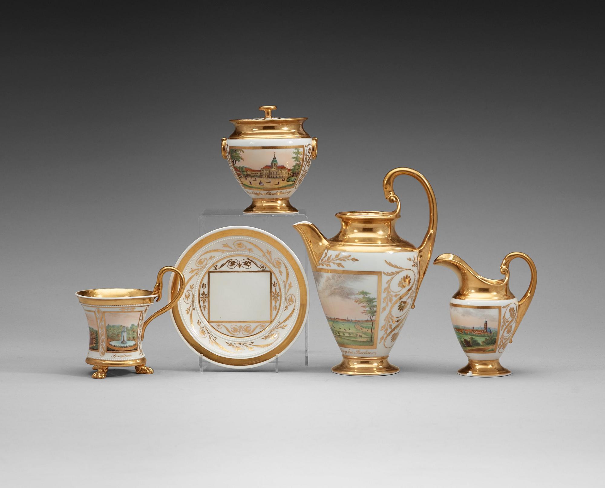 KAFFESERVIS, nio delar, porslin. Berlin, Empire, 1800-talets första hälft.