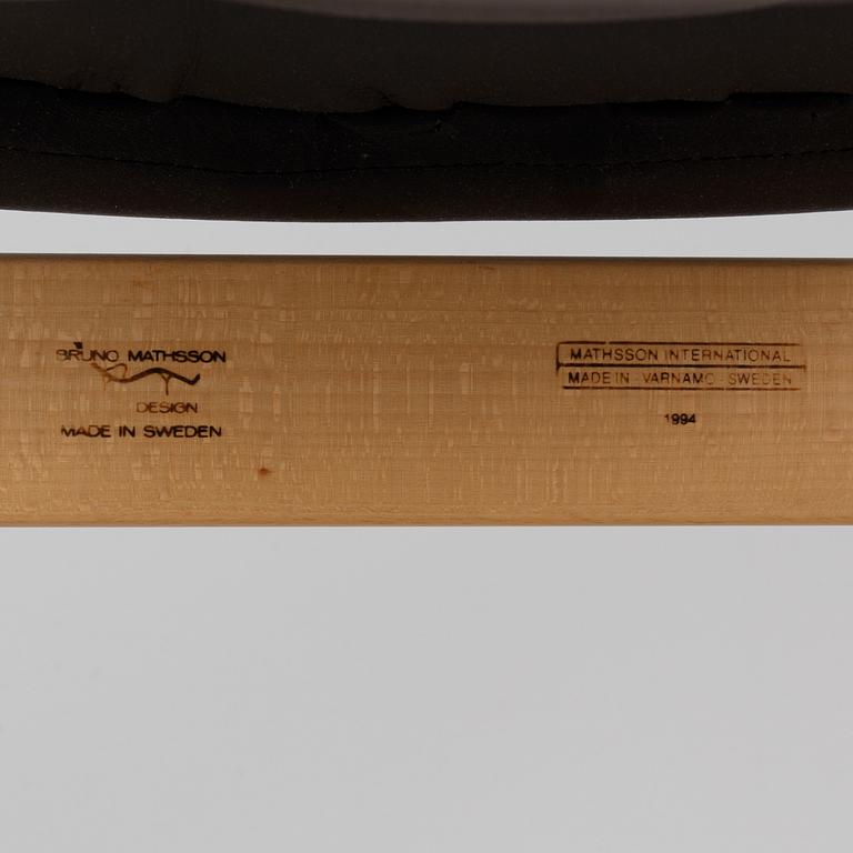 Bruno Mathsson, a set of four arm chairs, "Minette"/"Mi 423". Mathsson International AB, 1970s.