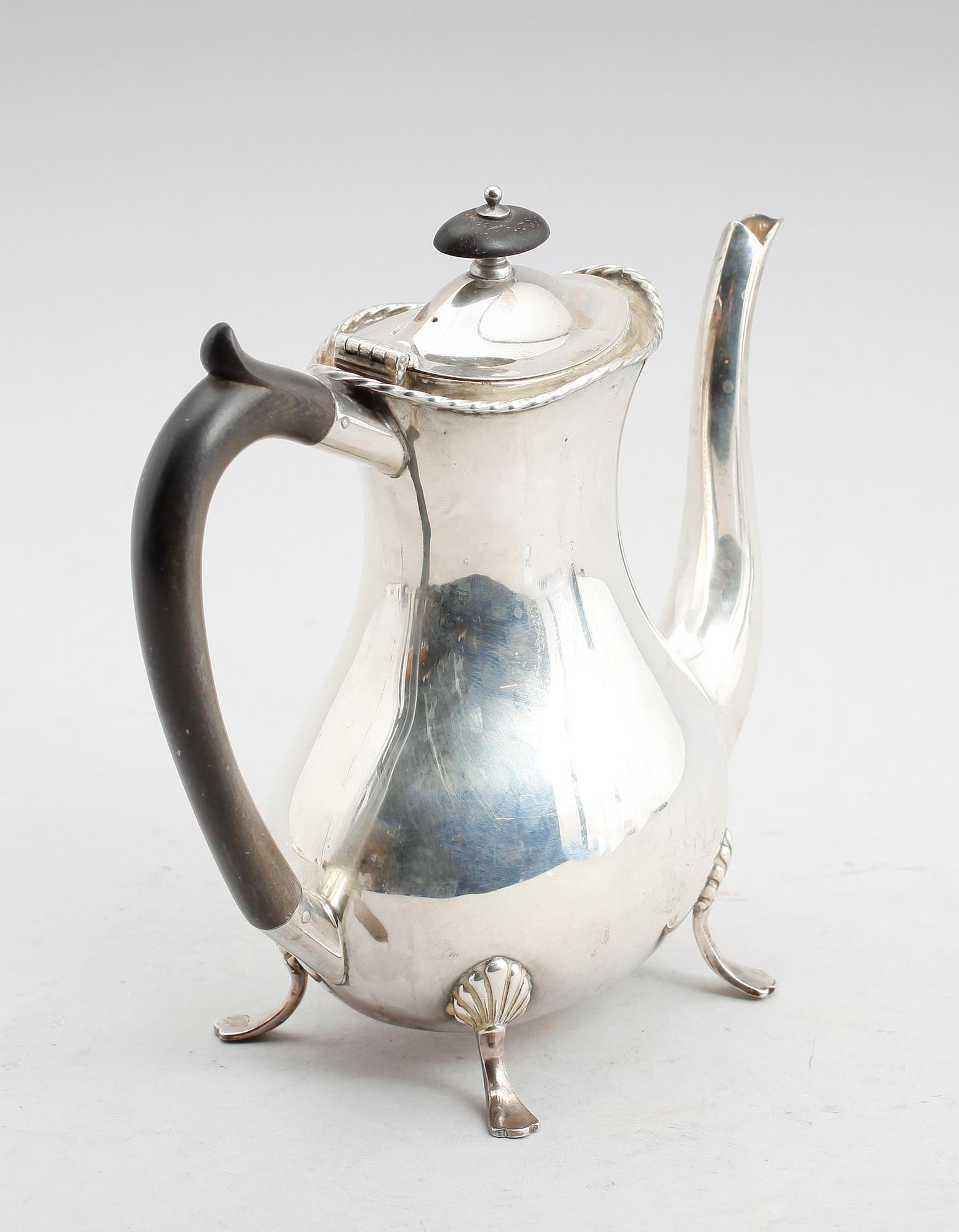 KAFFEKANNA, silver, K Andersson, 1915. Vikt ca 414 gram.