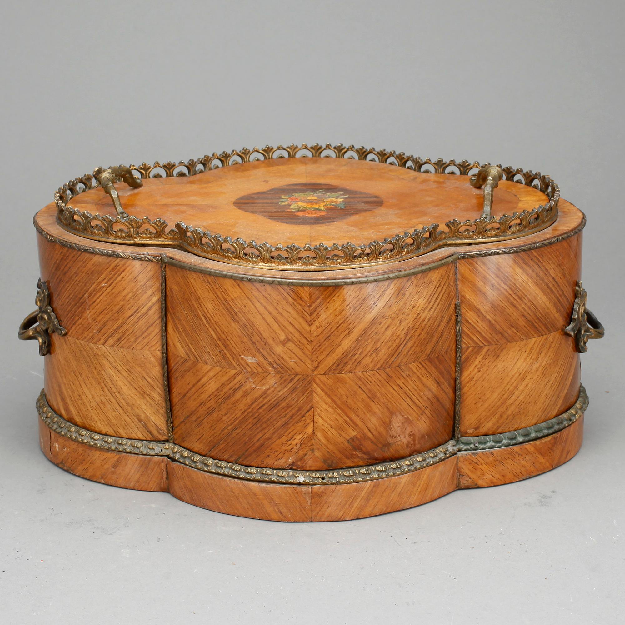 SKRIN, Louis XVI-stil, 1800-talets andra hälft.
