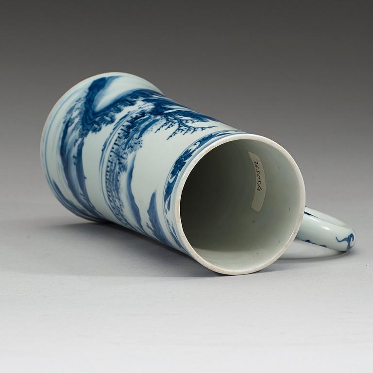 A blue and white tankard, Qing dynasty Kangxi (1662-1722).