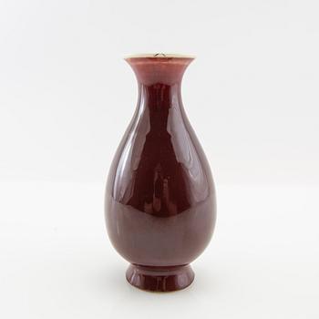 Vase China 19th/20th century porcelain.