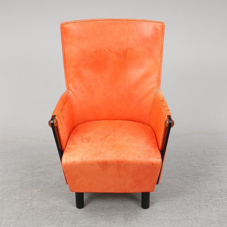 A leather easy chair, 20th century.