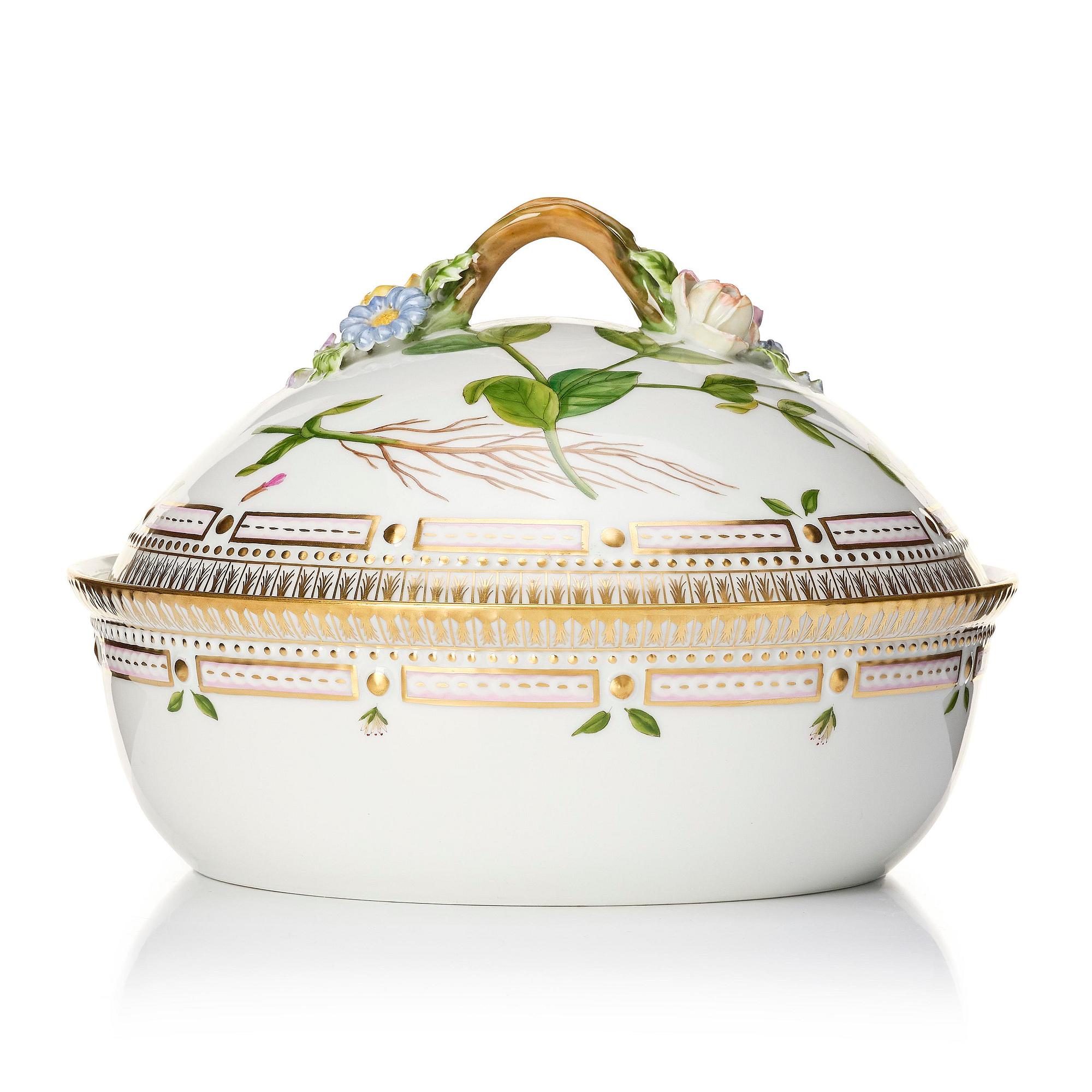 A Royal Copenhagen 'Flora Danica' vegetable tureen with cover, Denmark, 20th century.