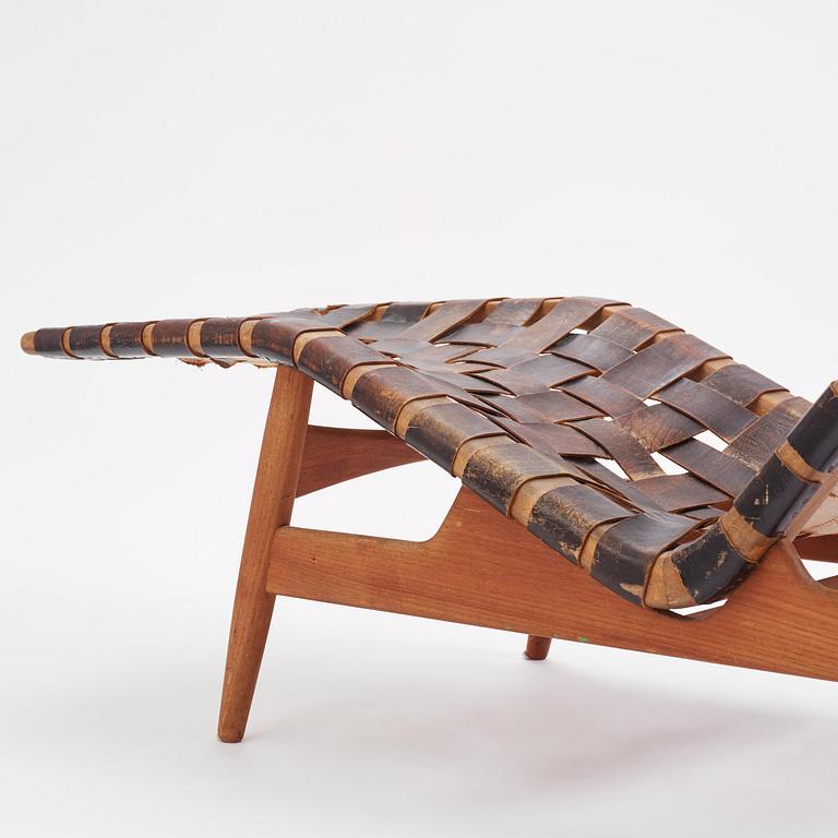 Arne Vodder, a teak lounge chair, Bovirke, Denmark, 1950s.