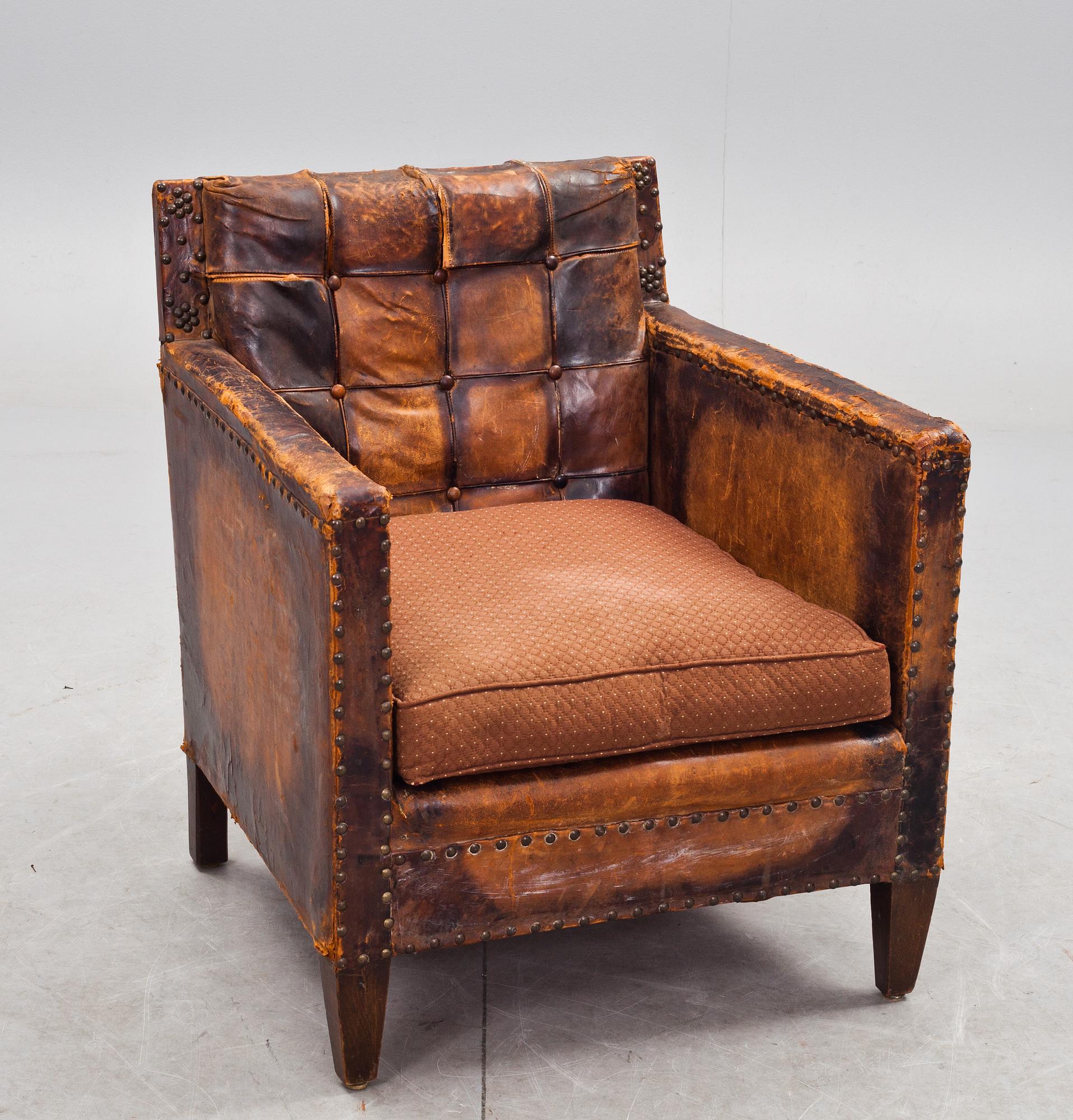 FÅTÖLJ, 1900-talets första hälft.