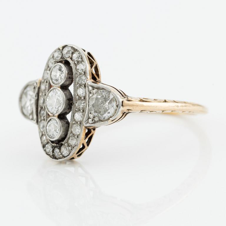 Ring, with old-cut and octagonal-cut diamonds.