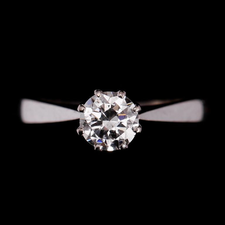 RING, 18 k, briljantslipad diamant 0.91 ct, enl intyg, svenska stämplar LEA, 1970. Total vikt ca 3,8 gram.
