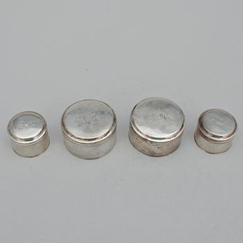 TOILETTEDOSOR, 2+1+1, silver, bla Gustaf Möllenborg. 1830-tal. Totalt ca 146 gram.