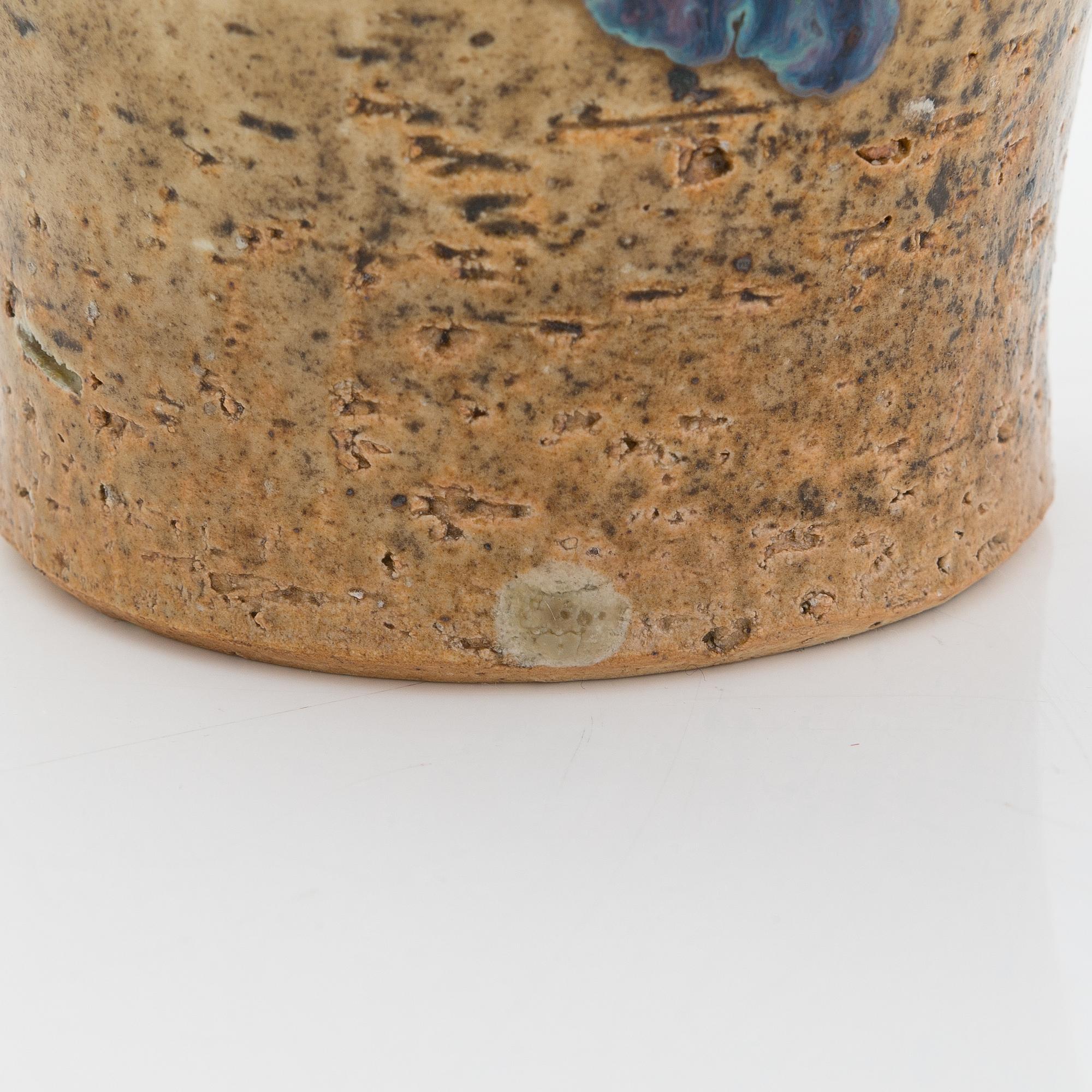 Aune Siimes, A stoneware vase. SIgned AS Arabia 1943.