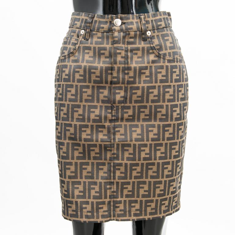 FENDI, KAKSI HAMETTA JA T-PAITA, koko 42(IT).