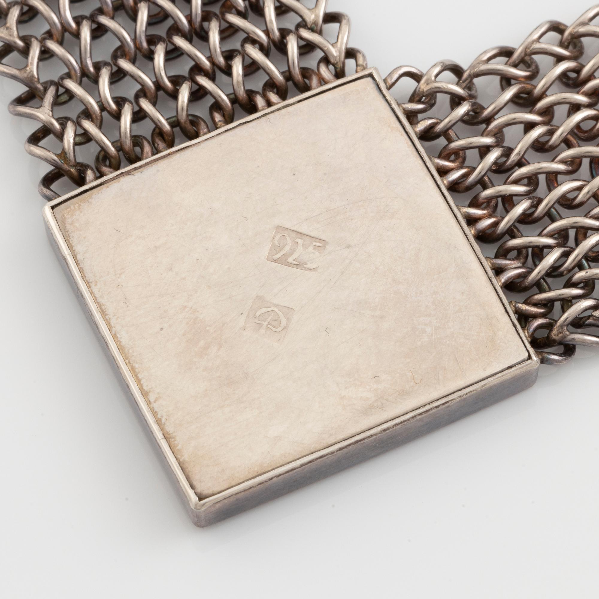 Collier, silver med snäckskal.