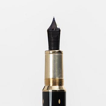 A Montblanc fountain pen, limited edition 'Queen Elizabeth I' from the series 'Patrons of Art'.