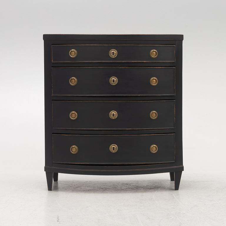 A chest of drawers, England, early 20th Century.