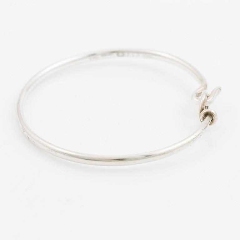 Vivianna Torun Bülow-Hübe, armring, sterlingsilver, Danmark. För Georg Jensen.