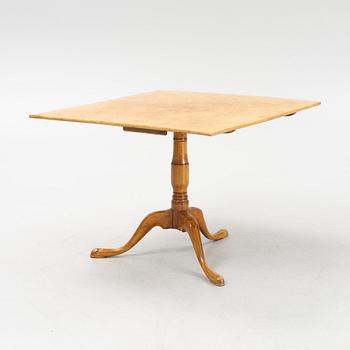 Fällbord av Anders Jacob Rosendahl (verksam i Arboga 1762-1836).