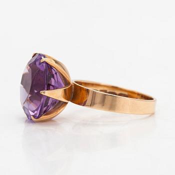 Bror Sundgren, Sormus, 14K kultaa ja ametisti, Westerback, Helsinki 1969.