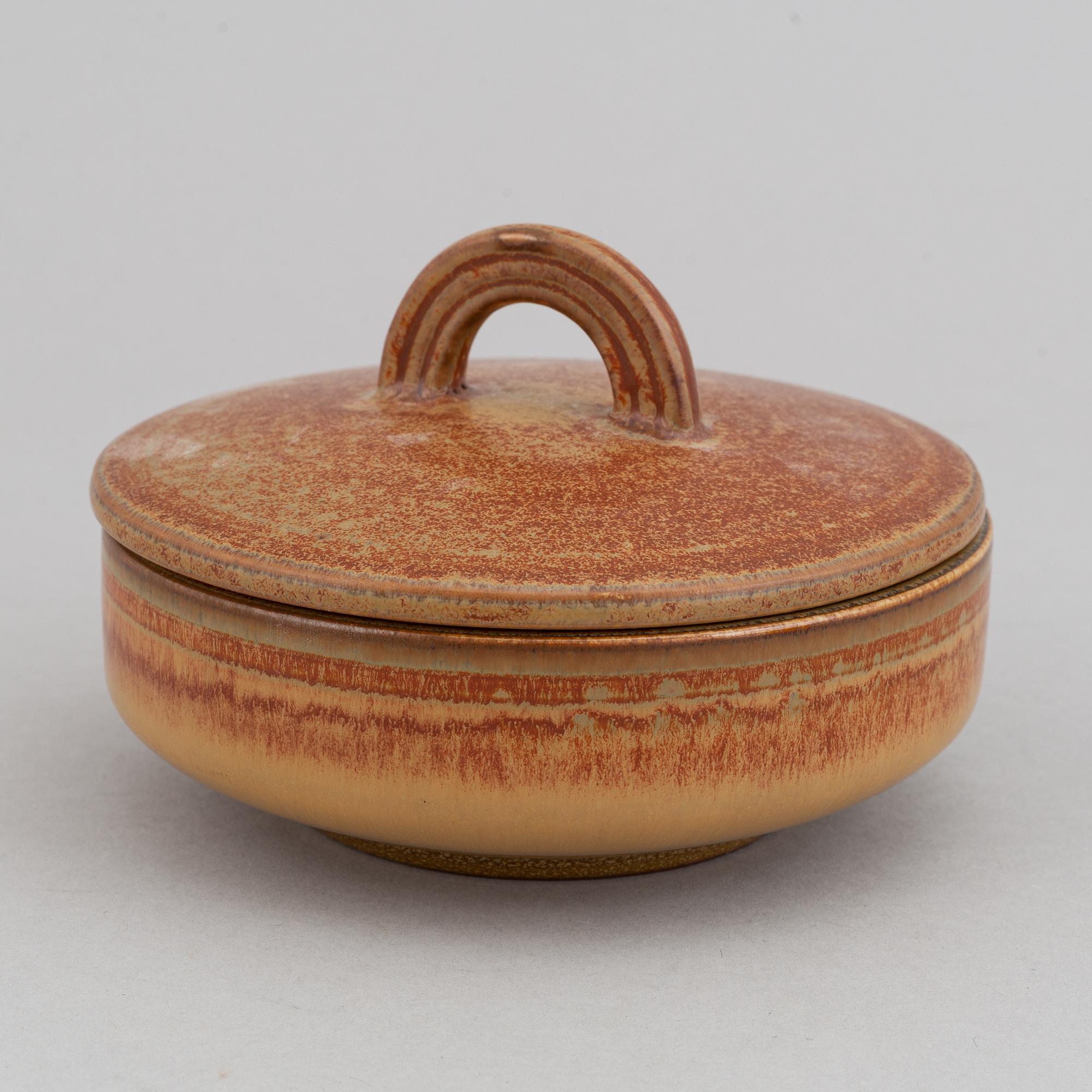 Gunnar Nylund, a set of two stoneware lidded bowls and a bowl, Rörstrand 1940's.