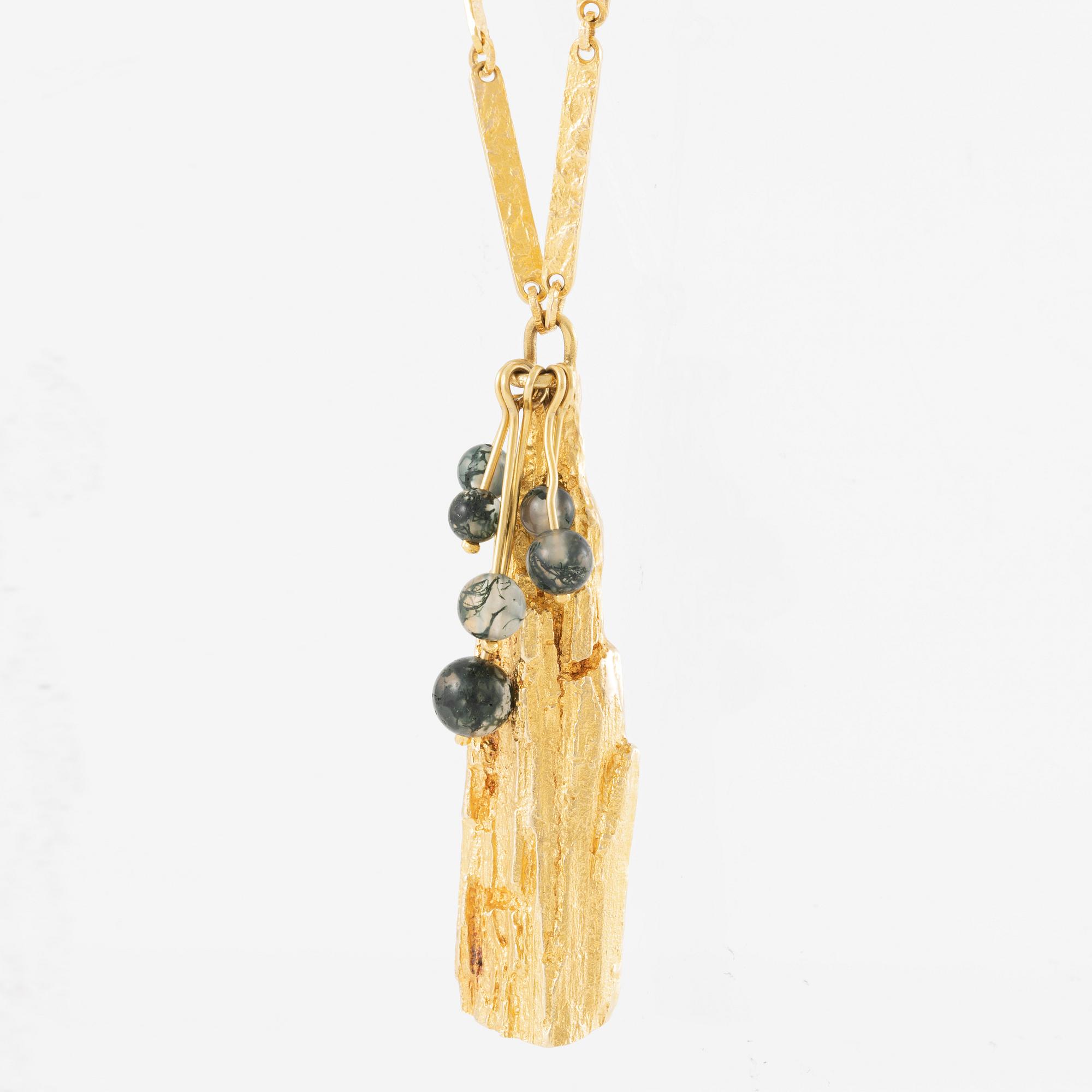Björn Weckström, A necklace in 18K gold with agate "Kultapuu" for Lapponia, Finland.