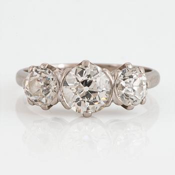 999. An 18K white gold ring set with old-cut diamonds.