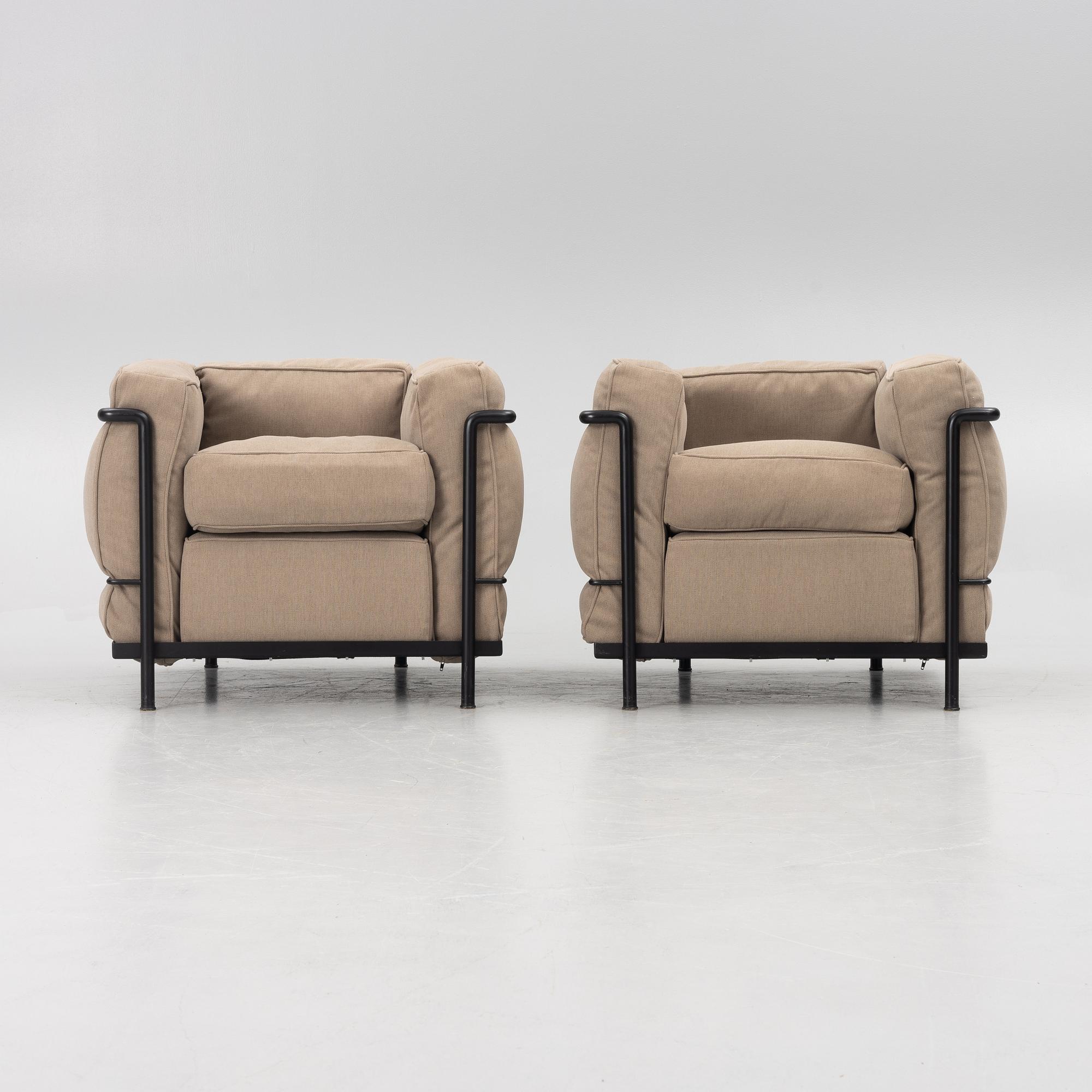 Le Corbusier, Charlotte Perriand & Pierre Jeanneret, fåtöljer, ett par, "LC3", Cassina, 2006.