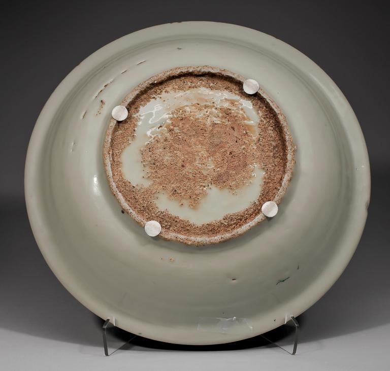 An enamelled Swatow dish, Ming dynasty.