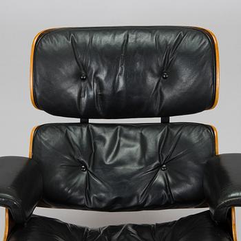 Charles & Ray Eames, 'Lounge chair', licensed by Mobilier International France, 1977.