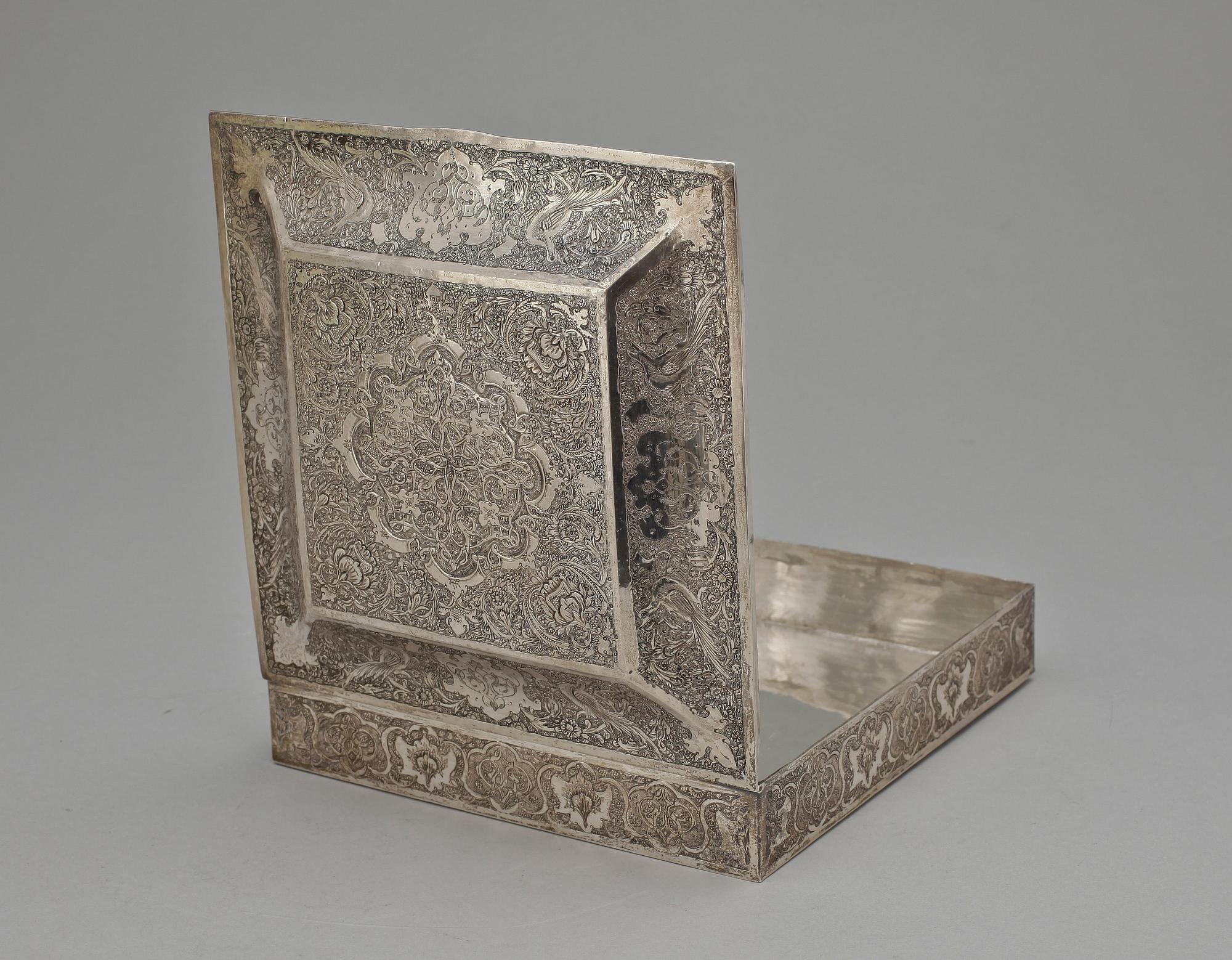 SKRIN, silver, orientaliskt, 1900-tal. Vikt 777 g.