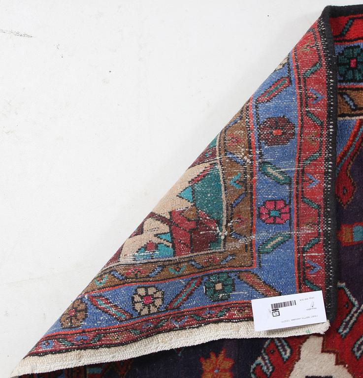 MATTA, orientalisk, ca 122 x 210.