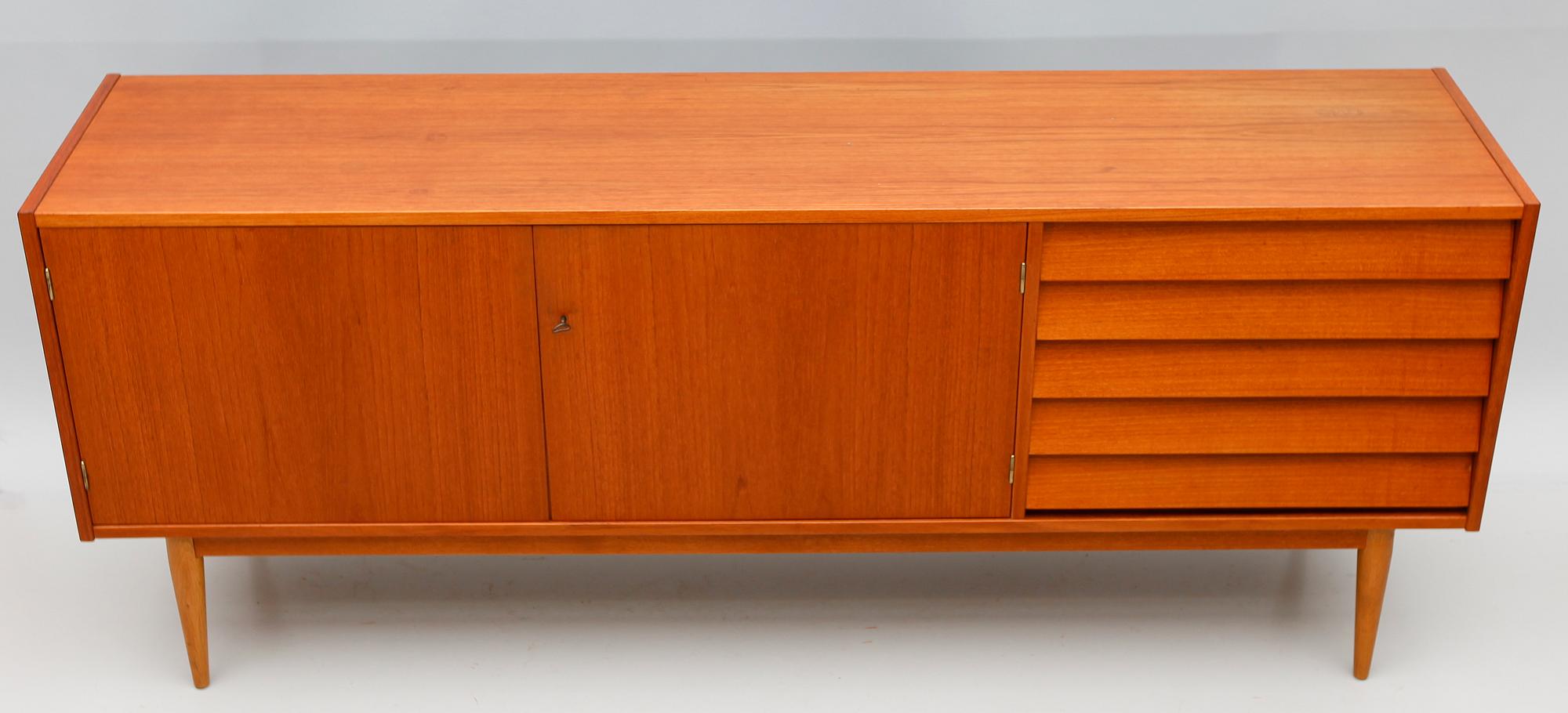 SIDEBOARD, 1900-talets andra hälft.
