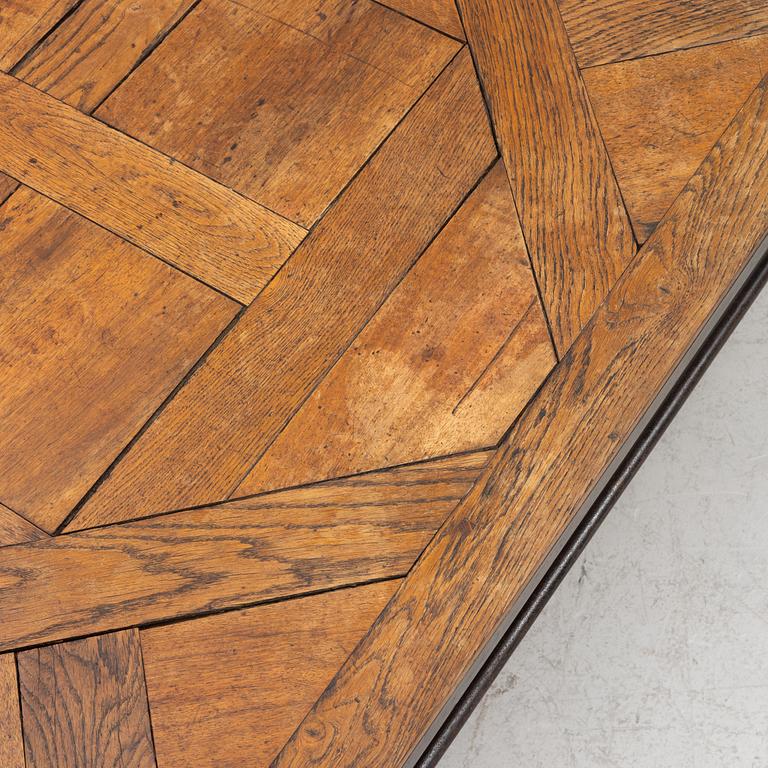 A coffee table, 21st century.