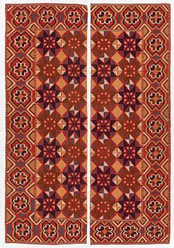 Textil, slätväv, 2 längder, 1900-talets första hälft. 195 x 60 vardera.