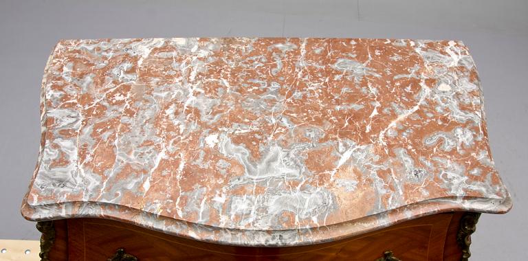 BYRÅ, rokokostil, 1900-tal.