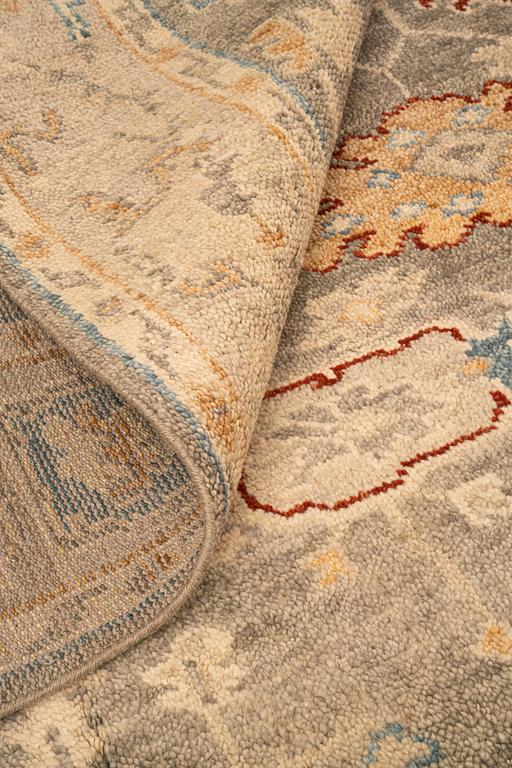 Carpet, Mamluk Design, ca 308 x 235 cm.