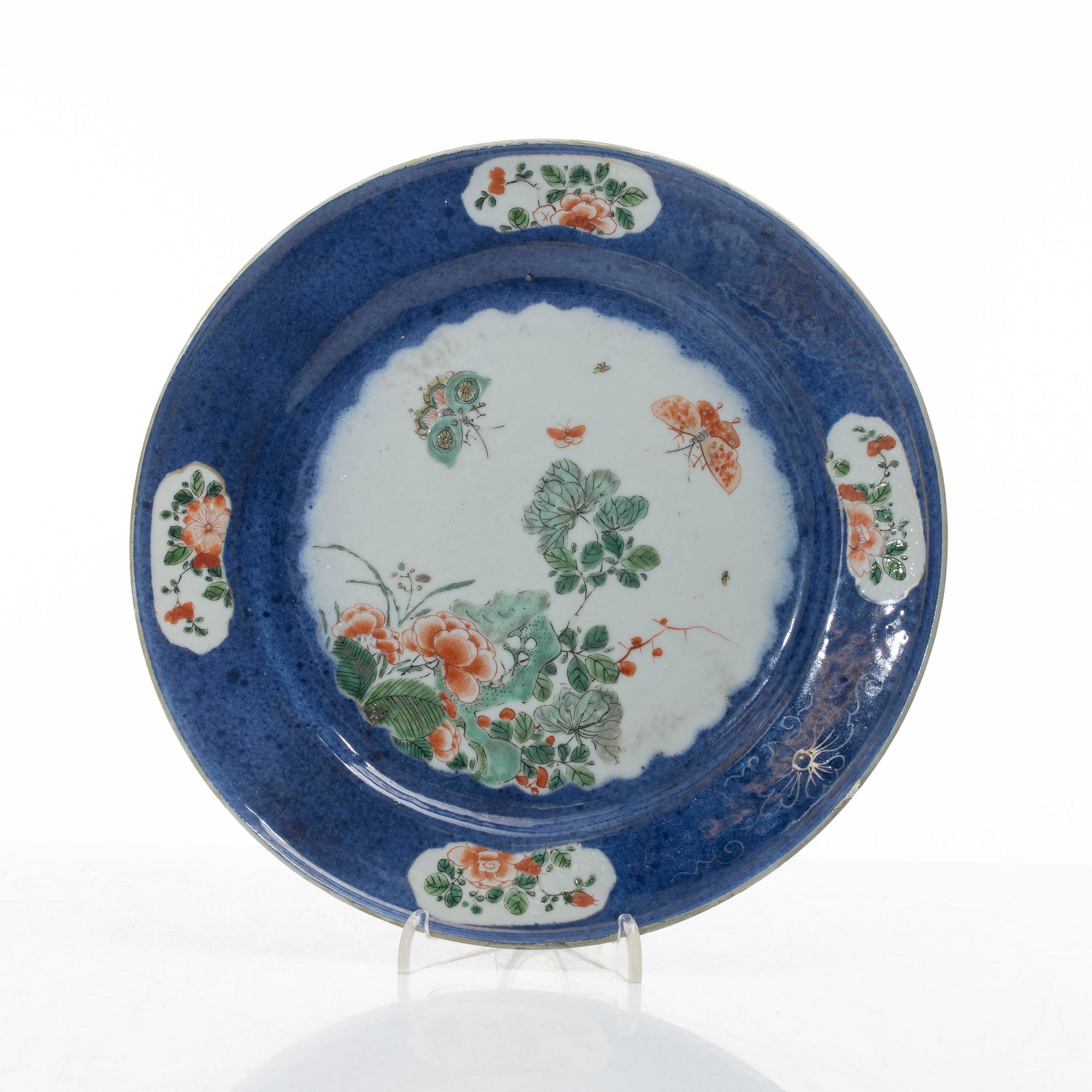 Tallrikar, ett par, porslin, Qingdynastin, Kangxi (1662-1722).