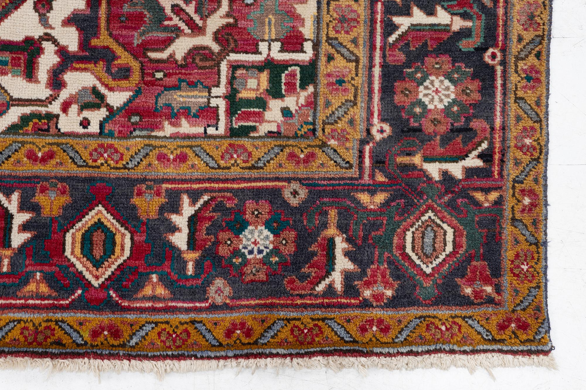 Matta, troligen Ahar, ca 340 x 245 cm.