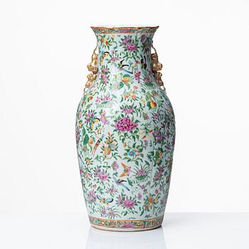 A famille rose vase, Qing dynasty, Canton, 19th Century.